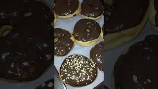 Donut nutycake cakedecorating shortsvideo [upl. by Lateh104]