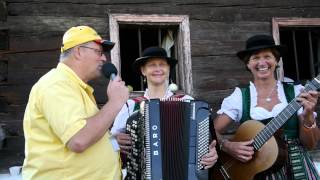 CoupletSängerinnen quotDrent amp Herentquot beim 10 Volksmusiktag 2012 in Tittling [upl. by Harbot]