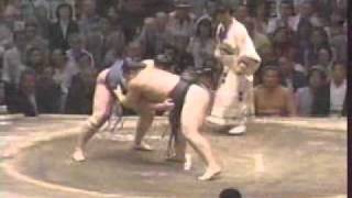 Asashoryu vs Hakuho aki 2006 [upl. by Anitneuq599]