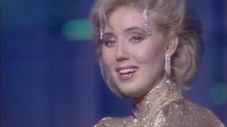 Lepa Brena  Nezna zena  Novogodisnji Show Program  RTB 198485 [upl. by Notkcorb]