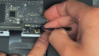 15quot inch MacBook Pro A1990 2018 Disassembly Battery Trackpad Touchpad Replacement Repair [upl. by Lirrad]