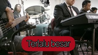 Lagu Terbaik Paskah  Terlalu Besar Kasih Mu with lyric  Cover  Bass Camera lagurohani [upl. by Nnahtur61]