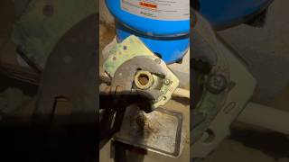 Pressure tank service MilwaukeeTool KEENUtility plumbing bluecollar [upl. by Arjun]