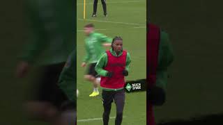 WerderNeuzugang Skelly Alvero mit Traumtor im Training vor dem MainzSpiel  Shorts [upl. by Watanabe]