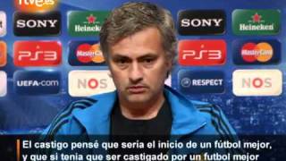 Mourinho corrige a traductor que quotinventaquot traducción [upl. by Ahsima736]