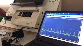 Prueba de Supresor de Picos Schneider Electric [upl. by Eniamzaj]