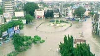 Surat flood in 2006 for 5 days  Glimpse  Ukai Dam water release  07082006 [upl. by Bartholomeus748]