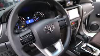 Así se ve el interior de la Toyota Fortuner SW4 de caja de cambios automática [upl. by Bates]