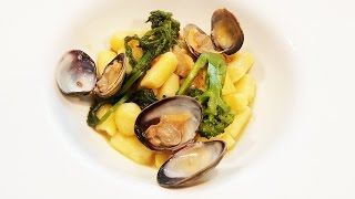 Gnocchi di patate con vongole e cime di rapa [upl. by Immak750]