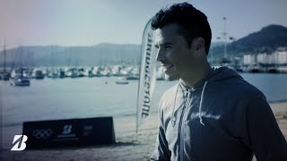 Javier Gómez Noya completa un triatlón con tres personas [upl. by Enier452]