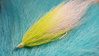 Tying a Bucktail Deceiver with Martyn White bait fish fly [upl. by Fernandina]