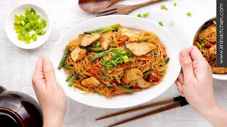 Chicken and Rice Noodle Stir Fry  Khins Kitchen [upl. by Veedis324]