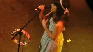 She amp Him Zooey Deschanel amp M Ward  Bring It On Home cover live [upl. by Pelpel]