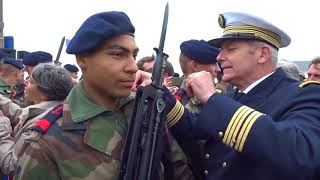 Remise de fourragère aux fusiliers marins [upl. by Anairam975]