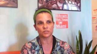 Beneficios de Bikram Hot Yoga Miami en español [upl. by Efal]