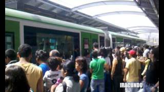 Tren al sur  Estación Gamarra del Metro de LimaVisperas de navidad 2013 [upl. by Namzaj]