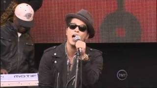 Bruno Mars  The Lazy Song Live [upl. by Etom]