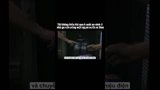 Tôi kg hiểu khi qua k soát an ninh ở nhà ga cần uống 1 ngụm nước mag theo shorts funny viralvideo [upl. by Amaty]