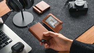 VC402 New Patented Card Holder with Banknote Compartment amp Magnetic Closure [upl. by Lopes]