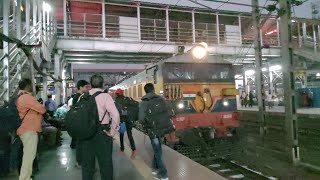 Early Morning Arrival of 17617 MumbaiNanded Tapovan Express at Thane [upl. by Apfelstadt]