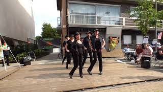 The Grizzly Linedancers  Dorpsdag Brasschaat  Gevorderden 17u30  03092017 [upl. by Maxima988]