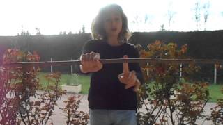 TUTO Je vous apprend a faire certaines figures de twirling [upl. by Etnovahs]