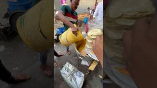 তরকারিতে এসব কী ঢালছে 🤬🤬 shortvideo food minivlog kolkatastreetfood shorts porota rajuda [upl. by Newbill295]