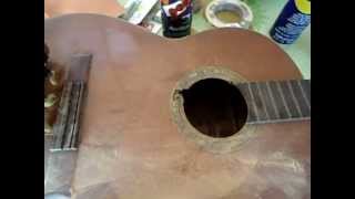 Como reparar tu guitarra rota en 4 pasos PARTE 1 lijado de guitarra [upl. by Grew]