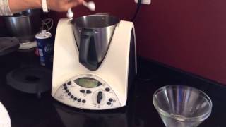 Pâte a beignet au Thermomix [upl. by Nnylrefinnej]