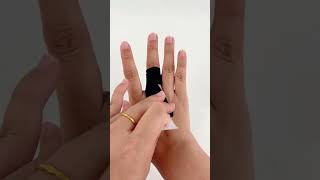 Kinesiology tape can relax soft tissue and prevent middle finger tenosynovitis [upl. by Emmit]