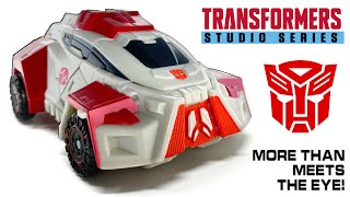 GAME CHANGER Transformers Studio Series Gamer Edition WFC Voyager Class RATCHET Review [upl. by Adnilreb56]