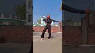 Chaiyya Chaiyya  Dance Cover  Shahrukh Khan Malaika dance shorts chaiyyachaiyya bollymoves [upl. by Yeorgi333]