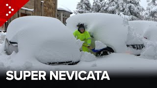 Super nevicata in Emilia Romagna Auto sommerse a Serramazzoni Modena oltre 80 cm [upl. by Haroppiz600]