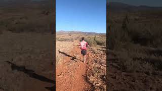 ¿QUÉ RADIO ESCUCHA JULEN CALVÓ MIENTRAS CORRE trailrunning trail runner [upl. by Lisetta313]