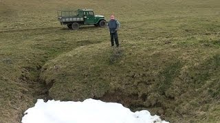 Effondrement karstique  Collapse Process in Karstic Terrain [upl. by Lonnie814]