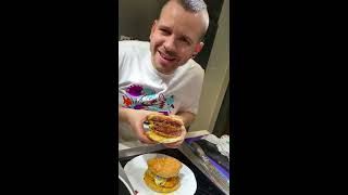 David Muñoz Dabiz Muñoz  Doble hamburguesa🍔 dos quesos🧀 con huevos fritos  DiverXO athome [upl. by Rizas]