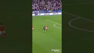 The Worlds fastest footballer vs the worlds best Defenderkylianmbappevandjik [upl. by Ollopa783]