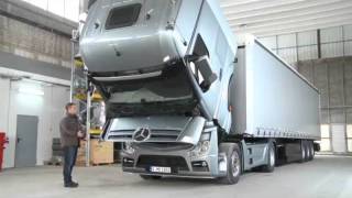 Der neue MB Actros MP4 1423  Fahrerhaus kippen  Video Oeni [upl. by Gurl]