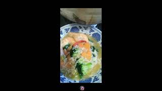 CLAYPOT COOKING🤚🤚PRAWNS RAMEN🦐🌶 WOW VERY TASTY🤤🤤 I love it [upl. by Eenattirb]