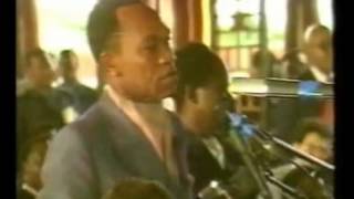 Mobutu face aux journalistes le 24 Avril 1990 apres son discours de democratisation [upl. by Eterg]