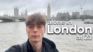 Solo Traveling to London at 21  Europe Travel Vlog 3 [upl. by Oiliruam]