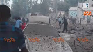 Somalia esplode autobomba a Mogadiscio [upl. by Irtemed]