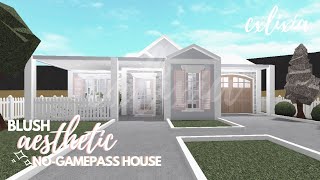 ROBLOX  Bloxburg NoGamepass Blush Aesthetic House  Speedbuild amp Tour  cxlixia [upl. by Higginbotham]