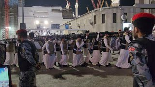 MERINDING SAMPAI DI GOTONG PULUHAN ORANG BANYAK SEKALI ASKAR DI HARAM KISWAH LAMA DIMASUKAN KEMOBIL [upl. by Lenard439]