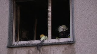 Wohnungsbrand Friteuse explodiert in der Küche 21022012 [upl. by Ecniv]