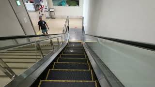 沖縄 那覇空港 2F‐1F  Naha Airport Escalator Okinawa Japan [upl. by Einnol]