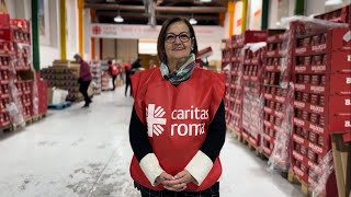 Tra pacchi alimentari e sorrisi il Natale dei volontari di Caritas Roma [upl. by Ajax870]