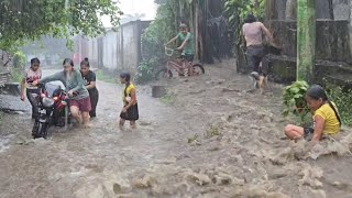 urgente quotse inundó mi casaquot apenas pude rescatar mi moto 🏍 pero que fuertes lluvias [upl. by Eirot625]