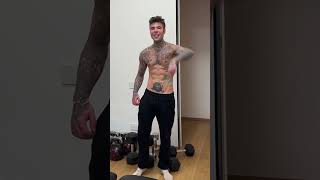 Fedez si lamenta della sua domenica e parla col cane [upl. by Sarine]