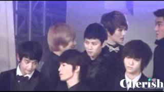 Taemin amp Heechul sweet interaction and hugging Simon D [upl. by Aihsenod]